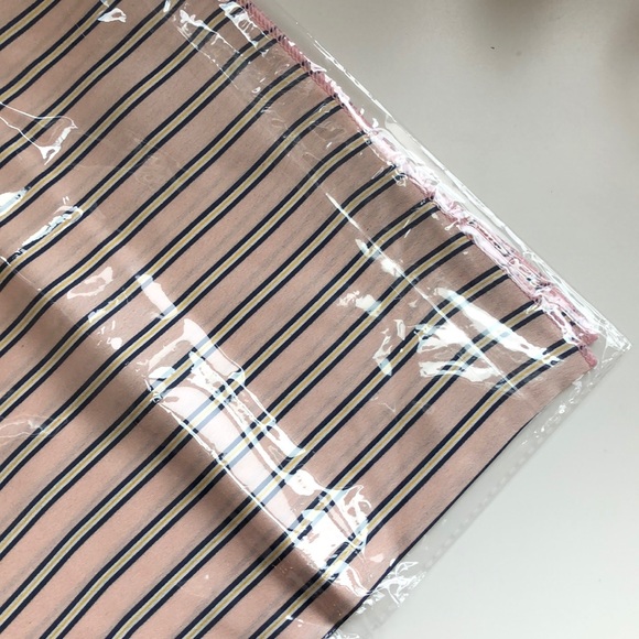 ⭐️1LEFT - Striped silky satin-like scarf - Picture 5 of 6